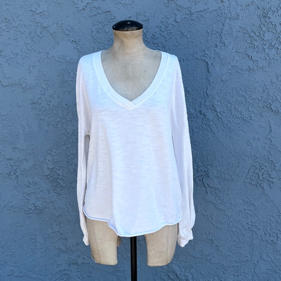 Nation Long Sleeve tee White V Neck Size Medium - Picture 2 of 7